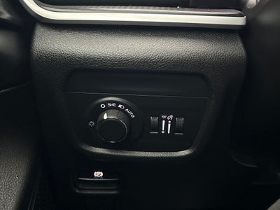 2025 Jeep Grand Cherokee Laredo 4x2