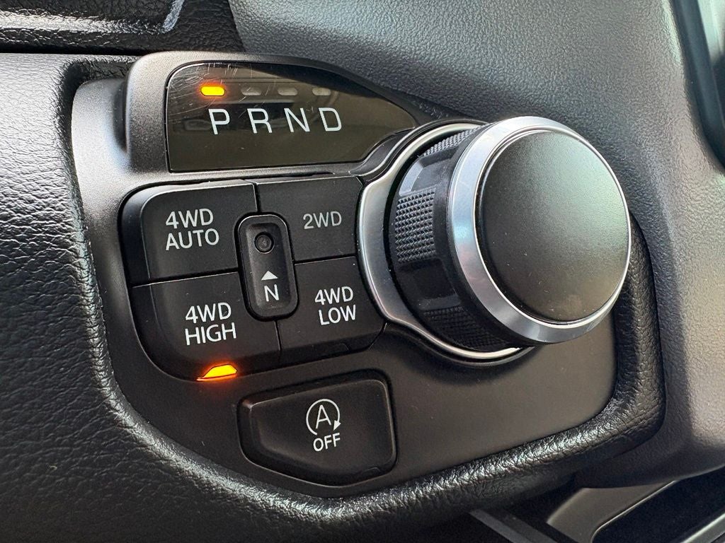 2020 RAM 1500 Big Horn Crew Cab 4x4 5'7' Box