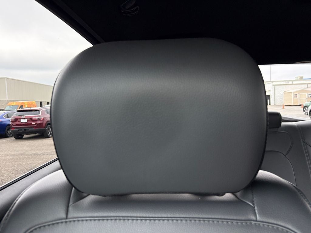 2022 RAM 1500 Tradesman Crew Cab 4x4 5'7' Box