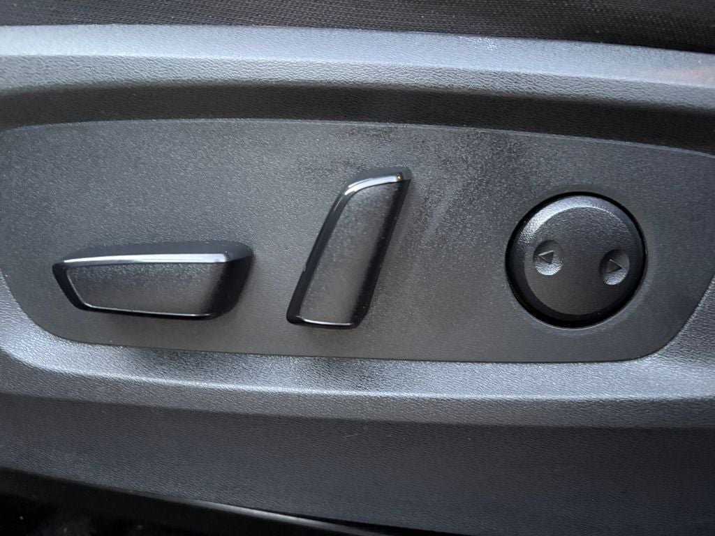 2025 Nissan Pathfinder SV FWD