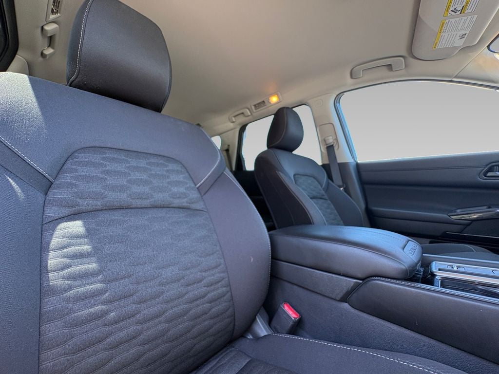 2025 Nissan Pathfinder SV FWD