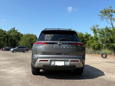 2024 Nissan Pathfinder SL 4WD