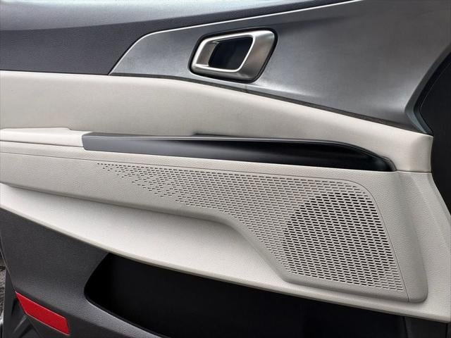 2023 Kia Carnival MPV LX Seat Package