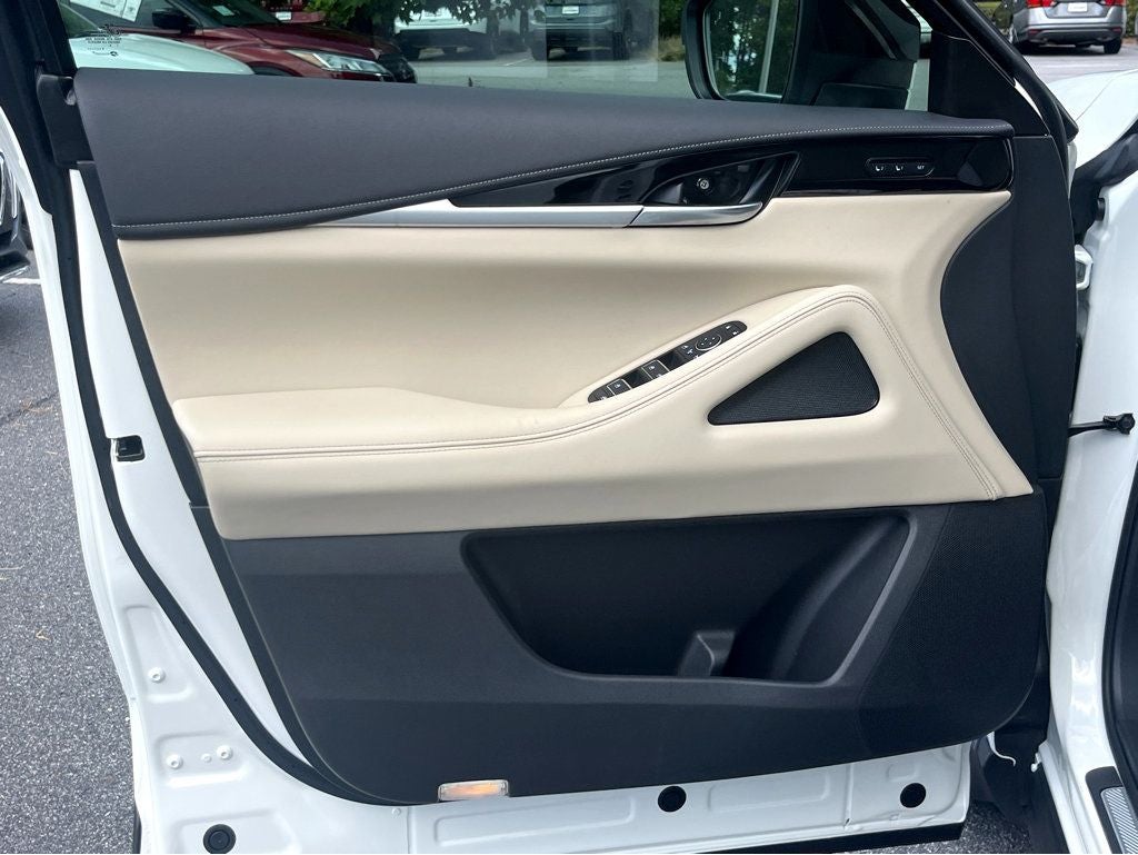 2025 INFINITI QX60 PURE