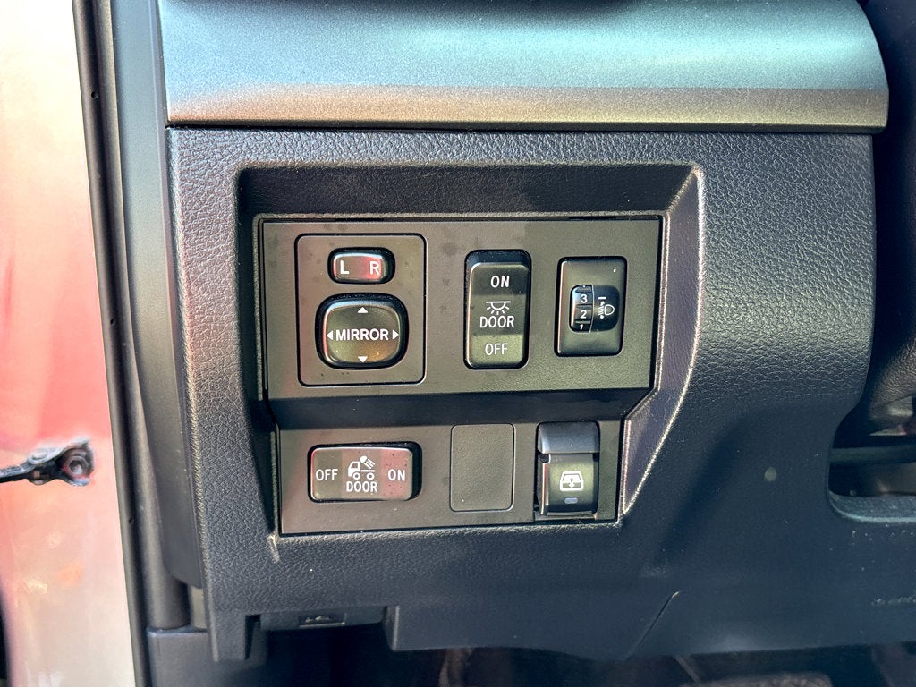 2017 Toyota Tundra 2WD SR5