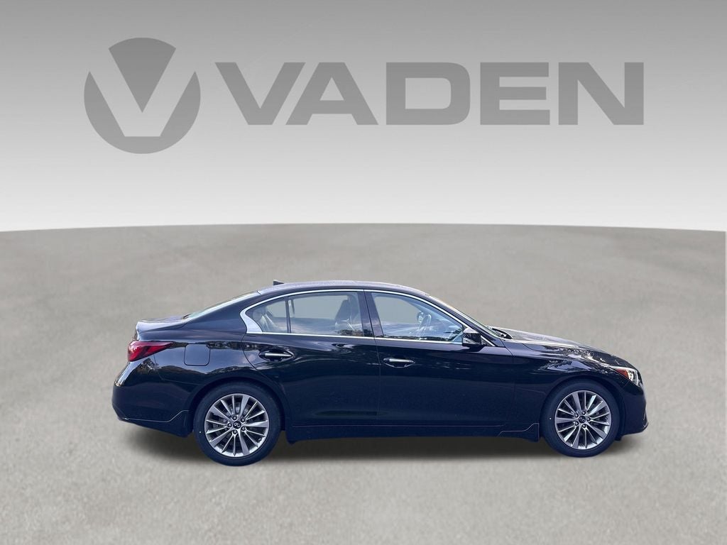 2023 INFINITI Q50 LUXE