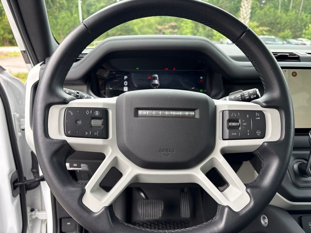 2024 Land Rover Defender 110 SE