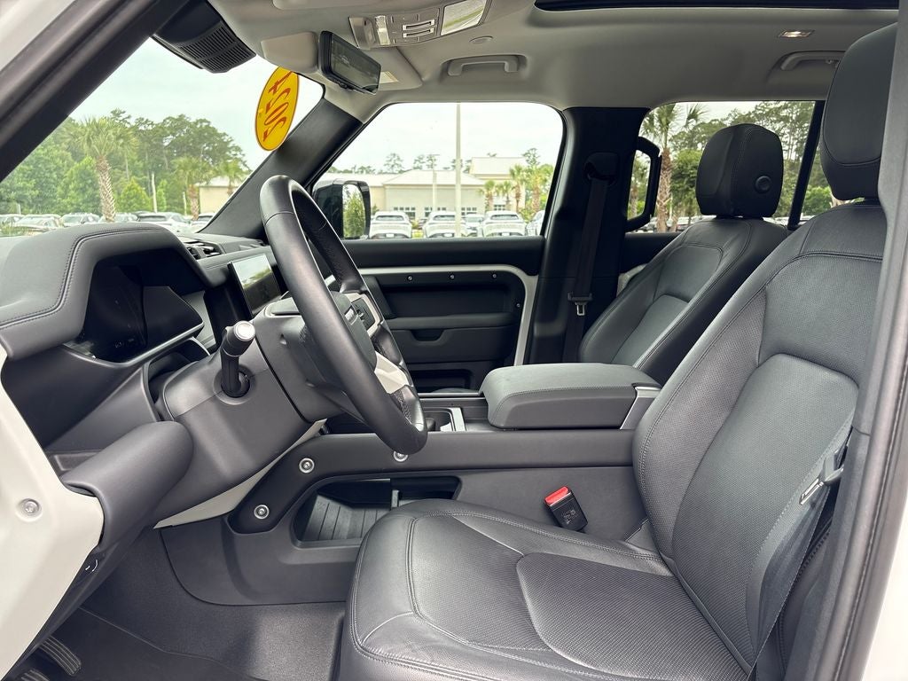 2024 Land Rover Defender 110 SE