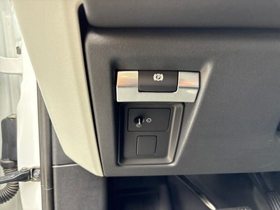 2024 Land Rover Defender 110 SE