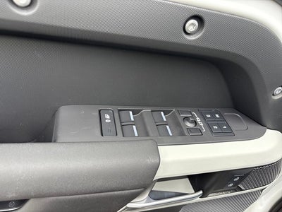2024 Land Rover Defender 110 SE