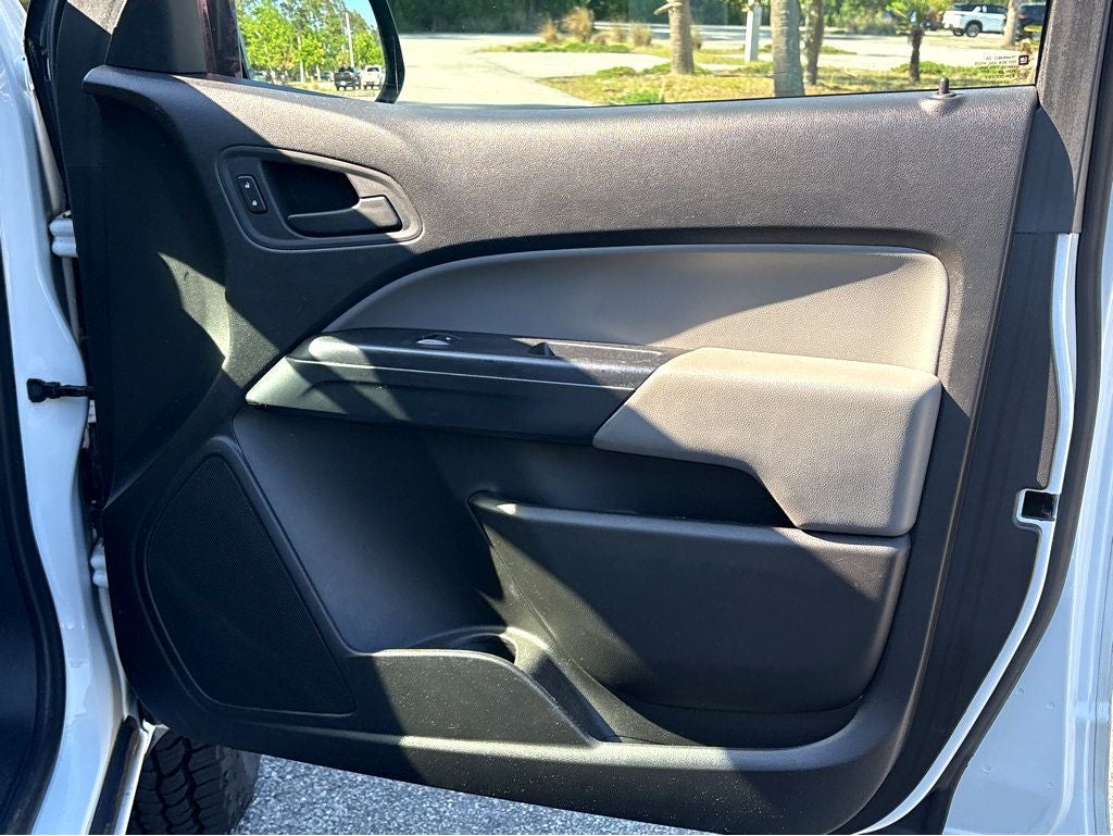 2017 GMC Canyon Base