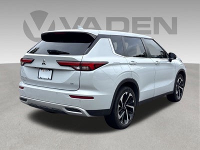 2023 Mitsubishi Outlander Base
