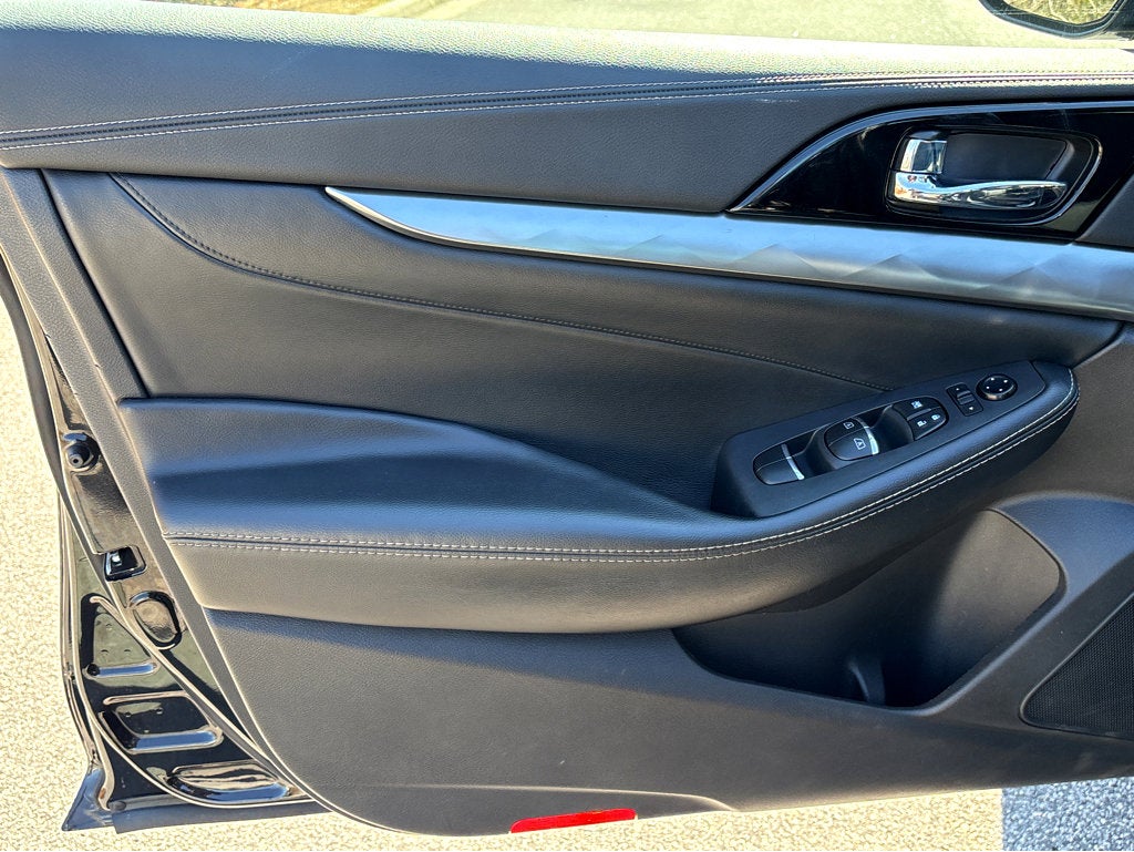 2023 Nissan Maxima SV