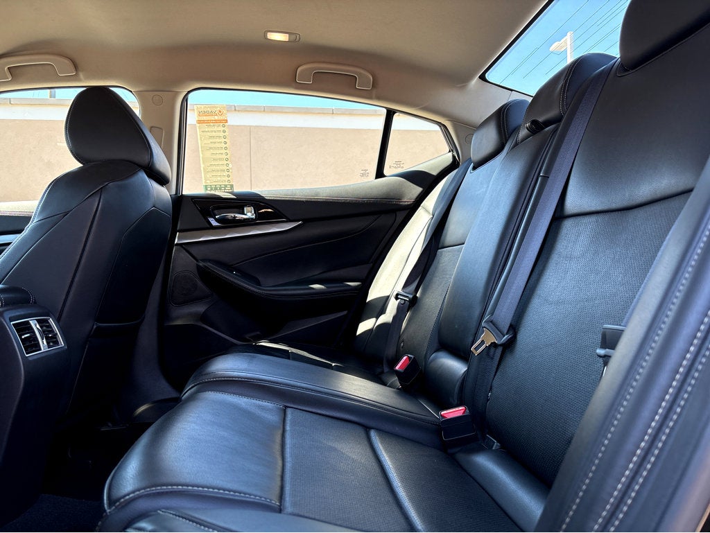 2023 Nissan Maxima SV