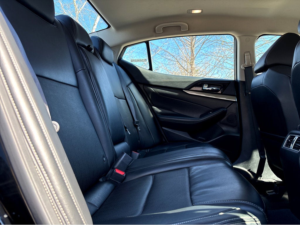 2023 Nissan Maxima SV