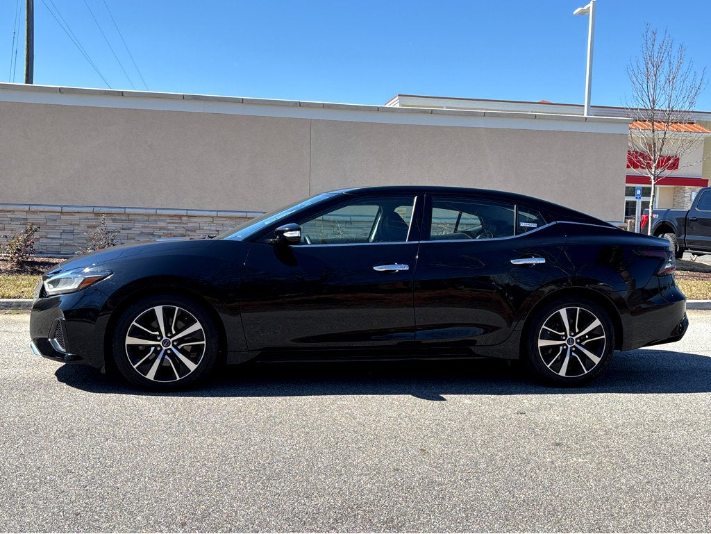 2023 Nissan Maxima SV