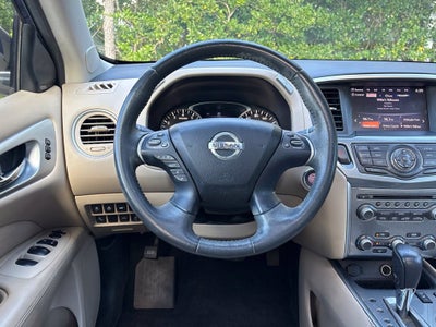 2017 Nissan Pathfinder SL