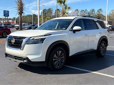 2024 Nissan Pathfinder SV