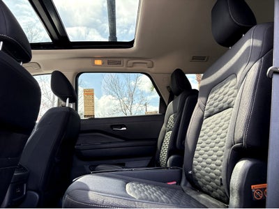 2022 Nissan Pathfinder SV