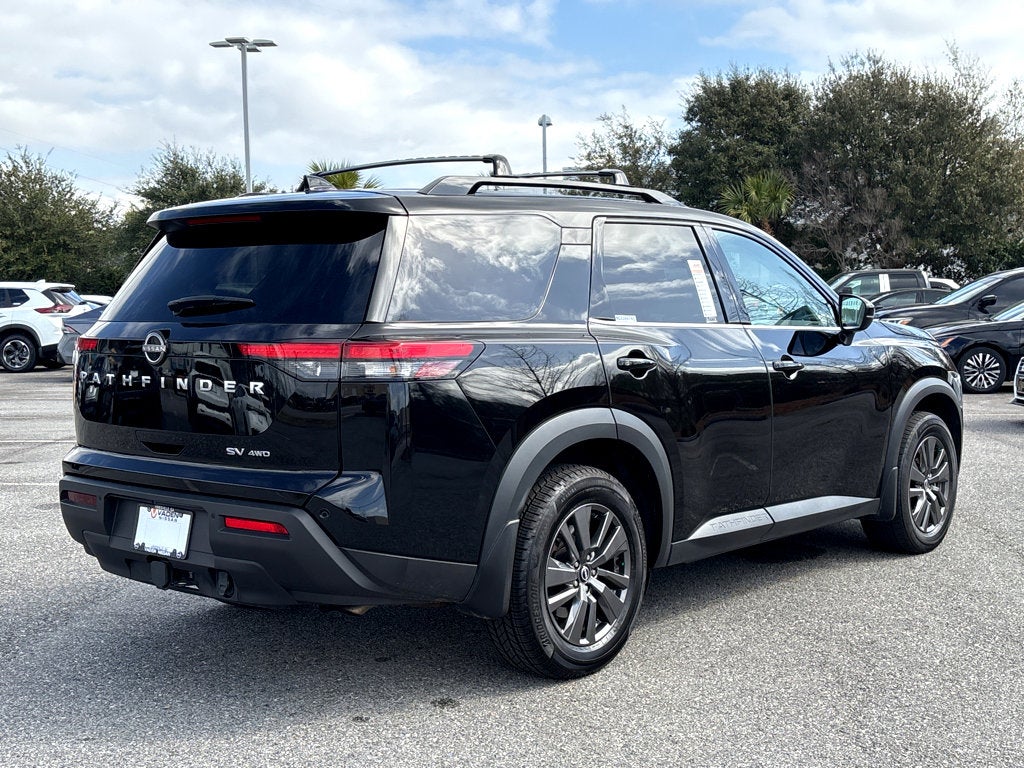 2022 Nissan Pathfinder SV