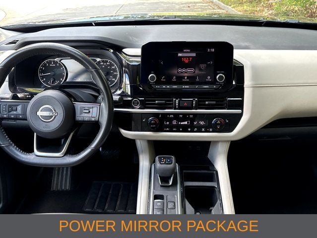 2022 Nissan Pathfinder SV