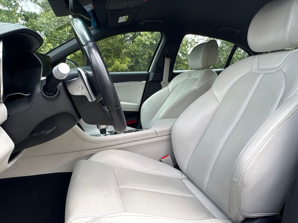 2024 Genesis G70 2.5T