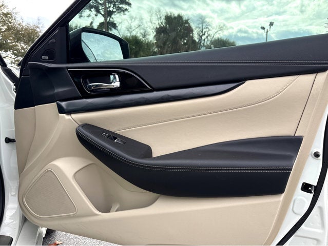 2023 Nissan Maxima Platinum