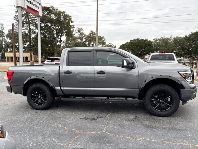 2024 Nissan Titan SV