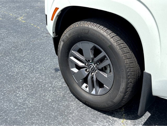 2025 Nissan Frontier SV