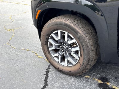 2025 Nissan Frontier SL