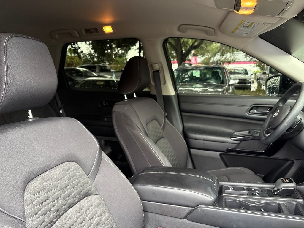 2023 Nissan Pathfinder S