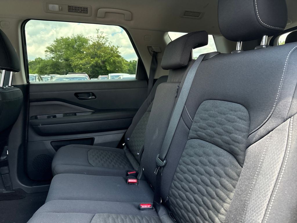 2024 Nissan Pathfinder S
