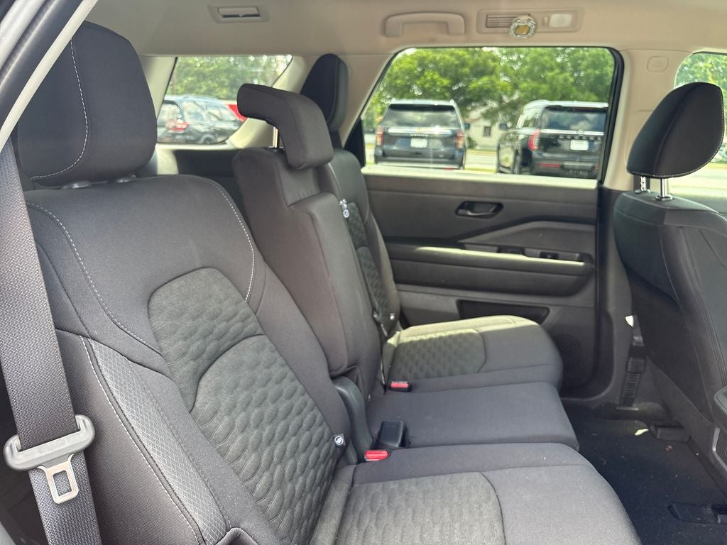 2024 Nissan Pathfinder S