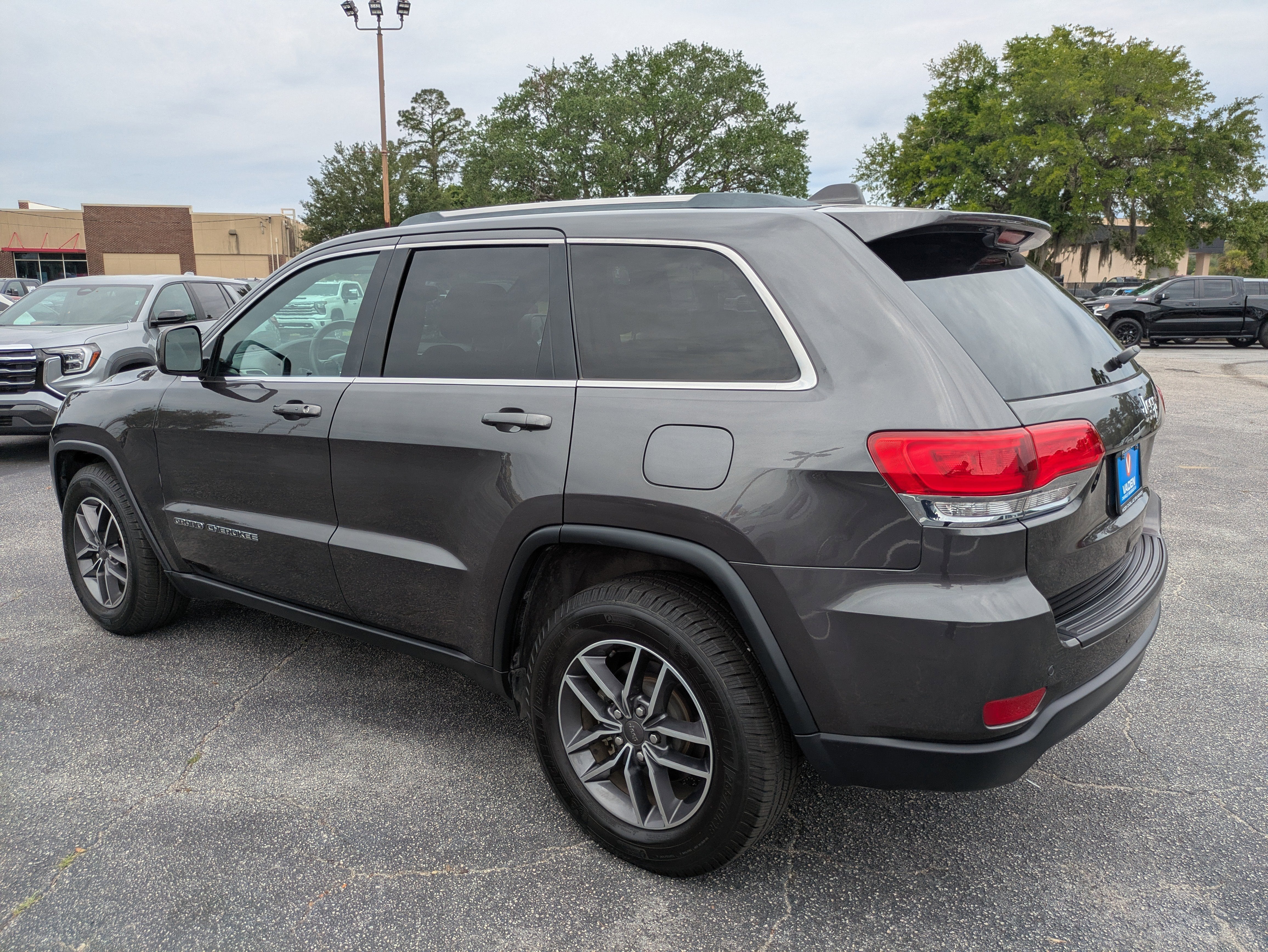 2019 Jeep Grand Cherokee Laredo E