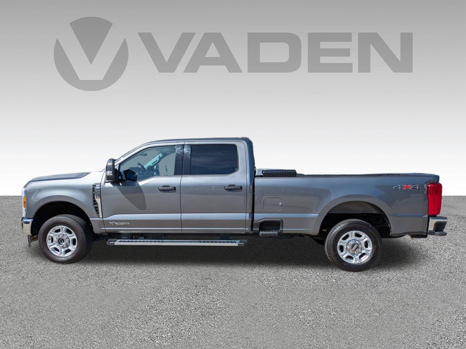 2025 Ford Super Duty F-250 SRW XLT