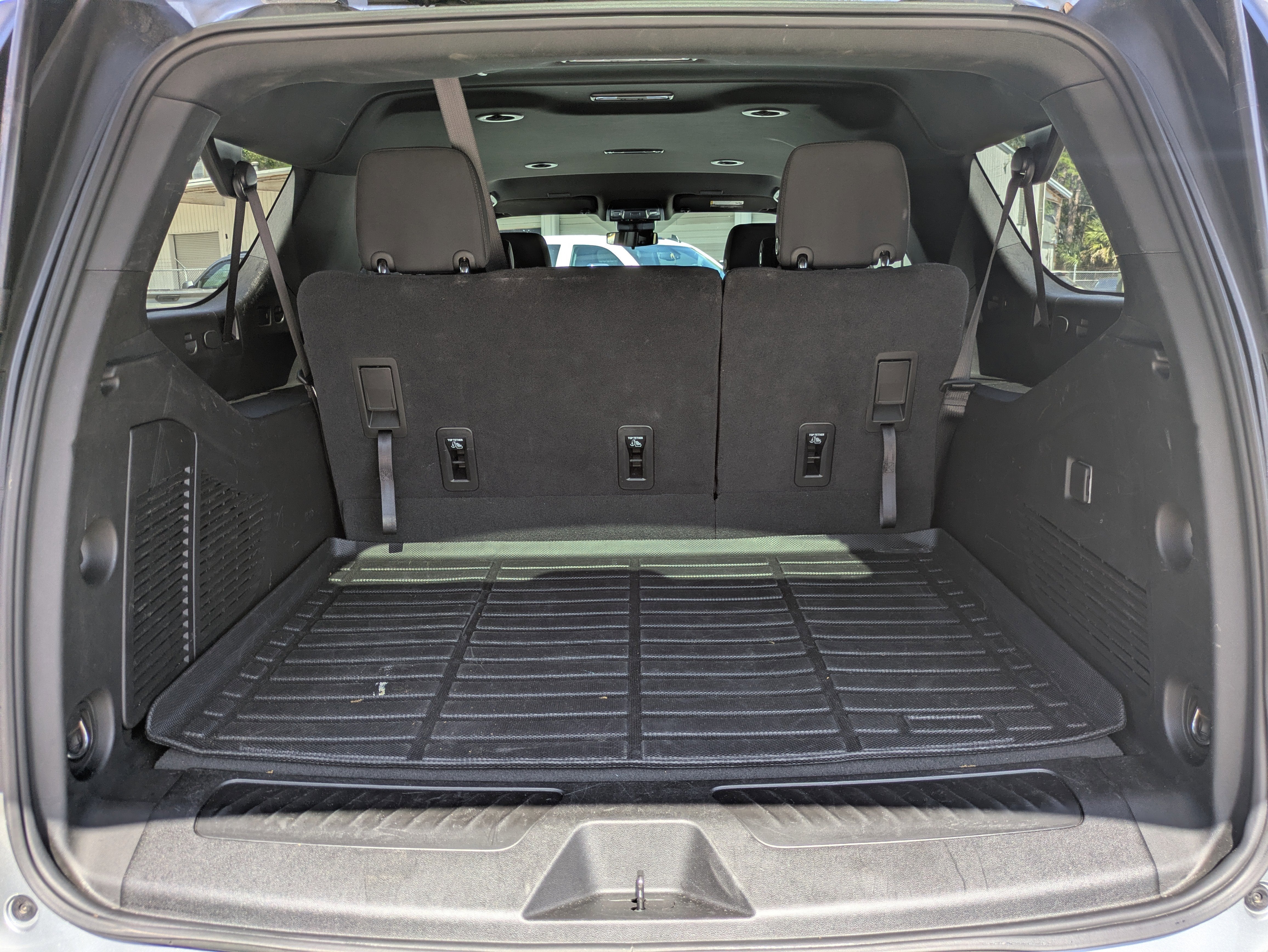 2025 Chevrolet Suburban LS