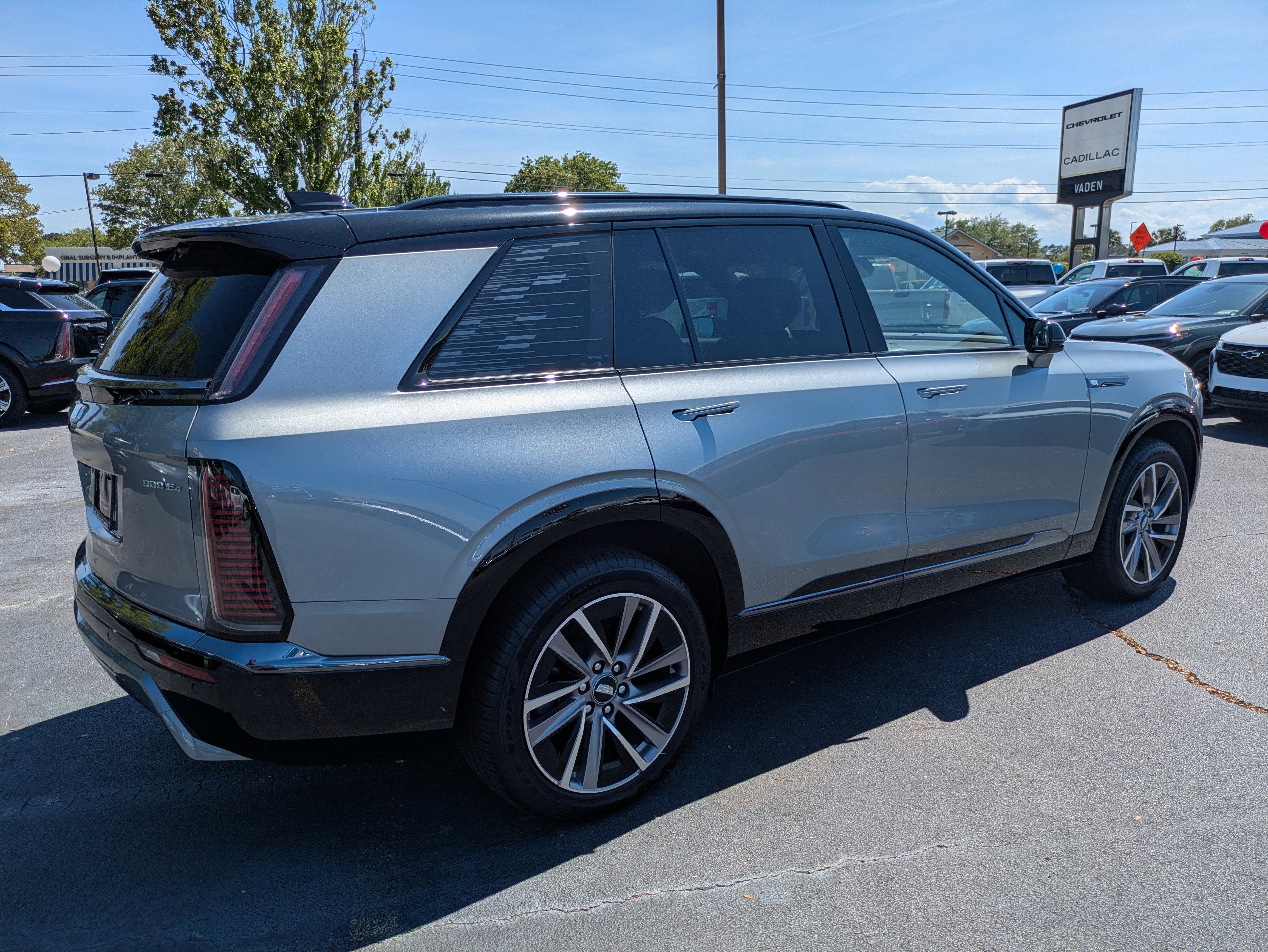 2026 Cadillac VISTIQ Sport