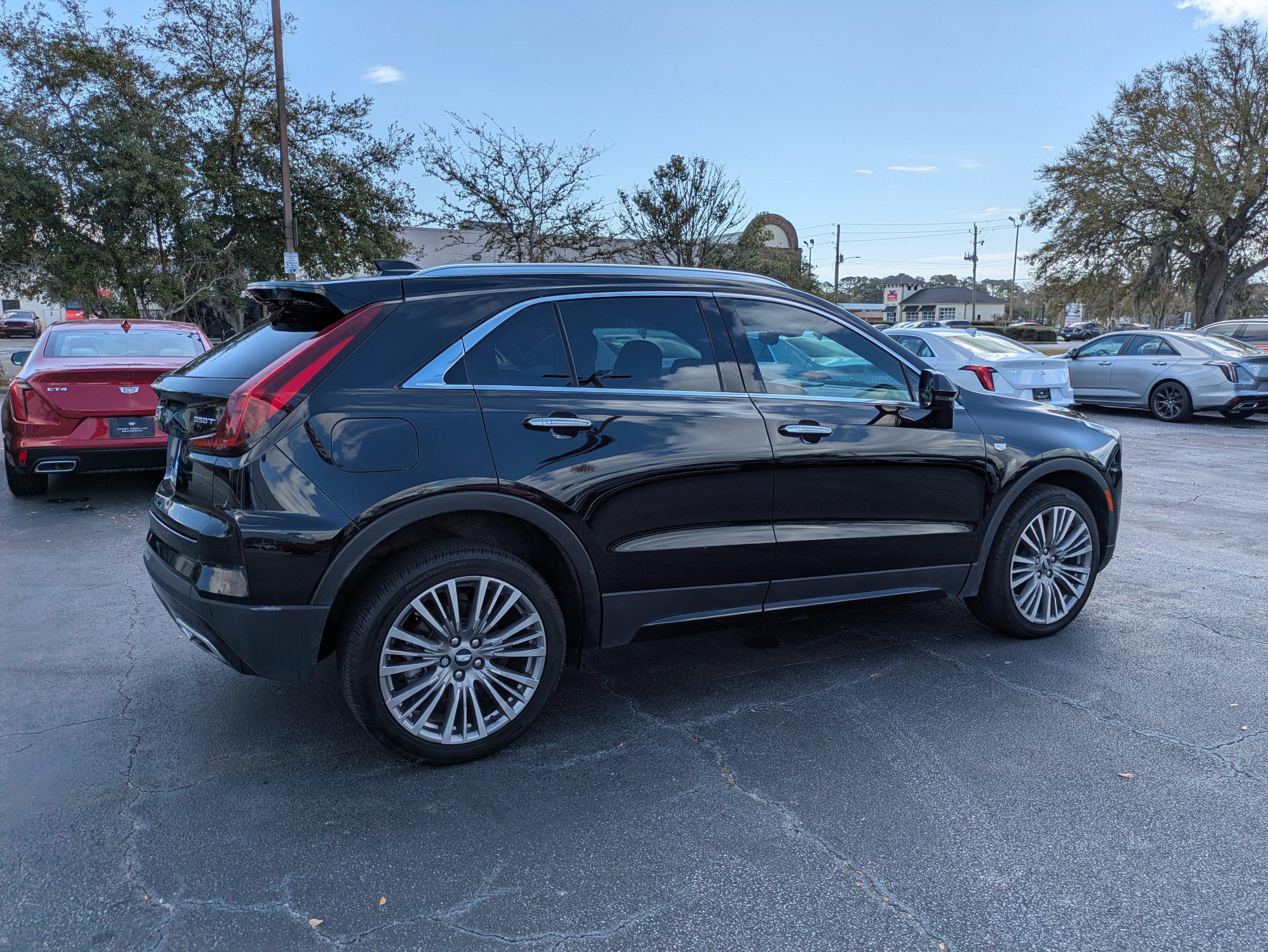 2024 Cadillac XT4 FWD Premium Luxury
