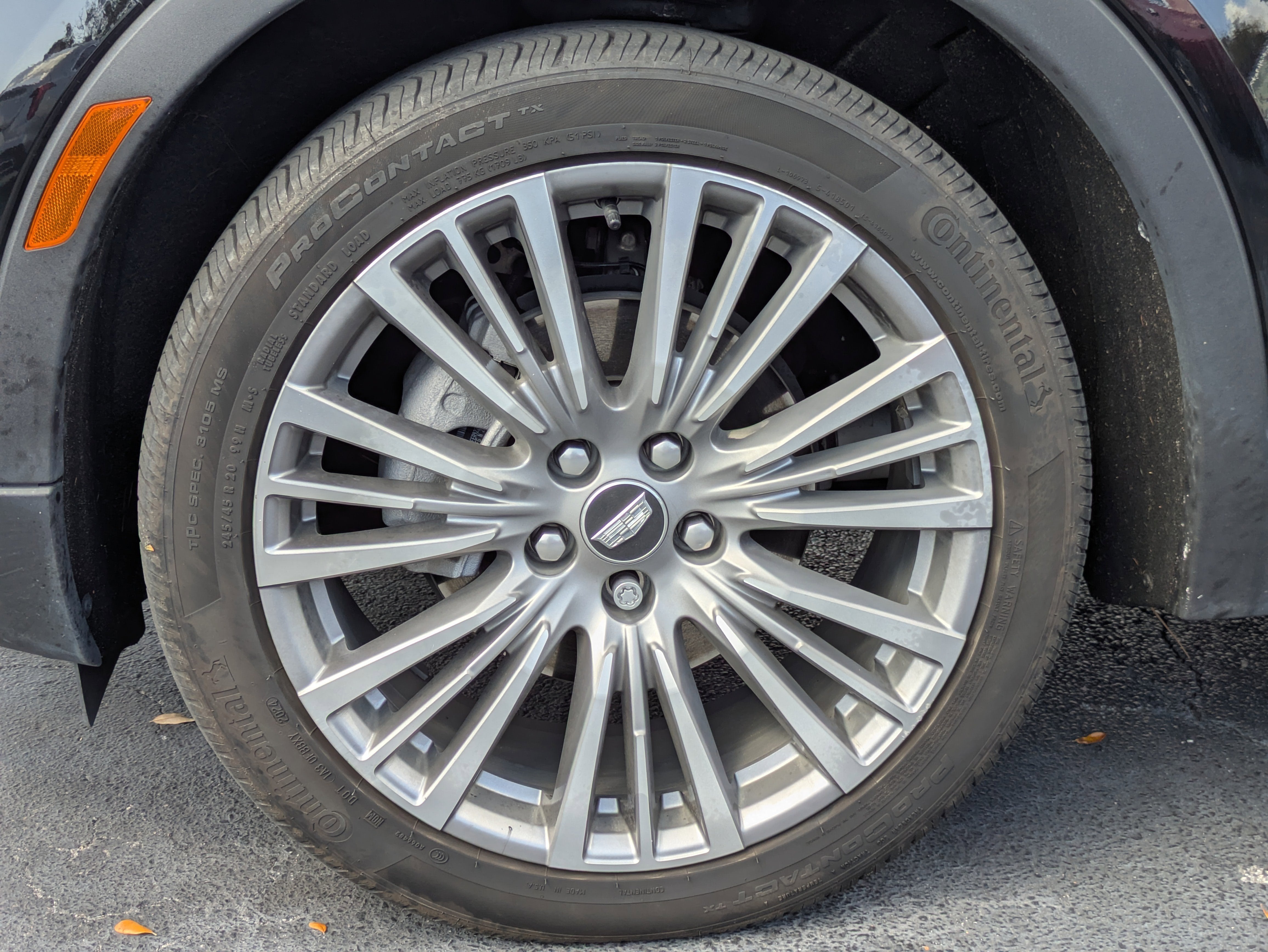 2024 Cadillac XT4 FWD Premium Luxury