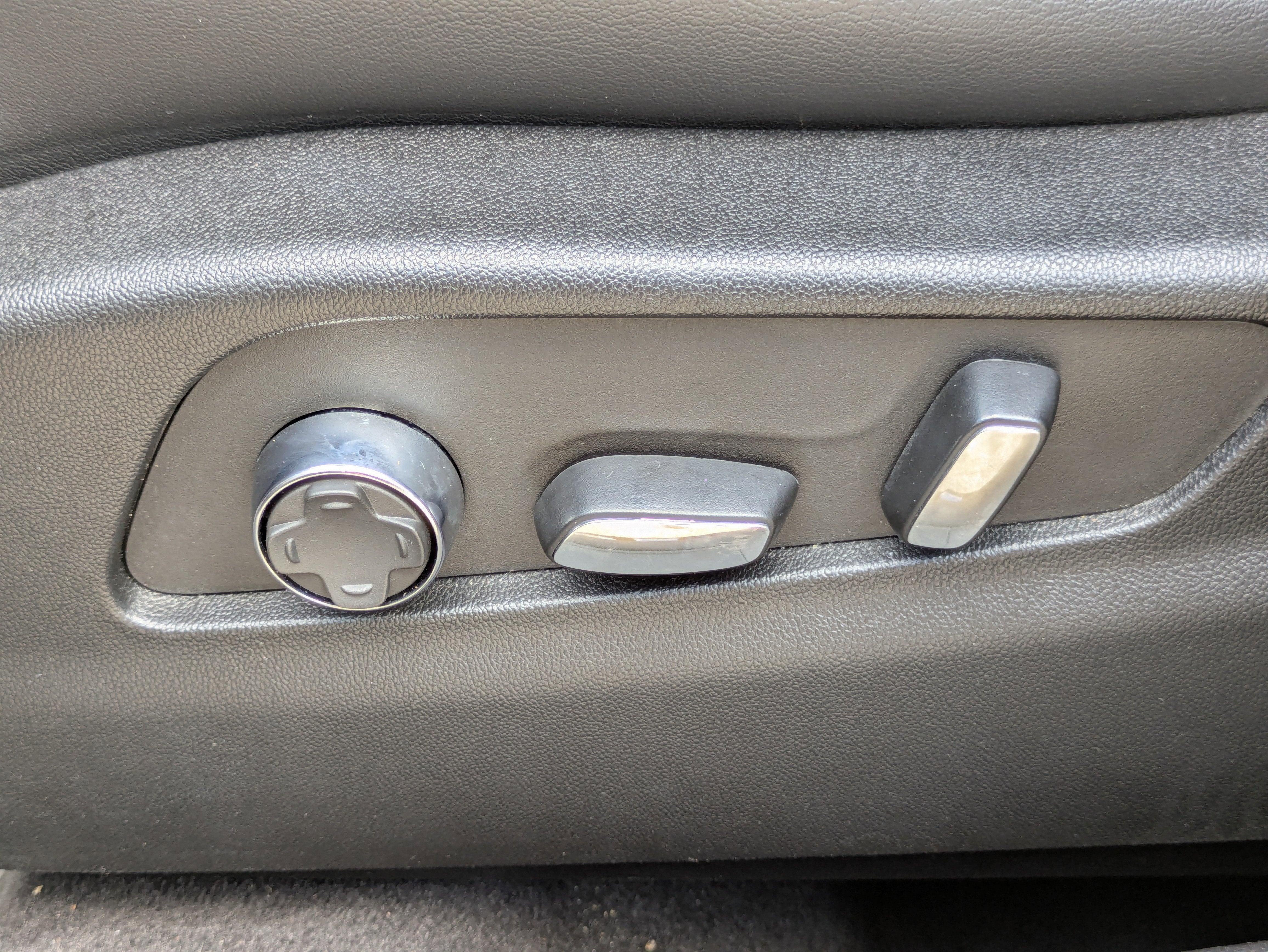 2024 Cadillac XT4 AWD Premium Luxury