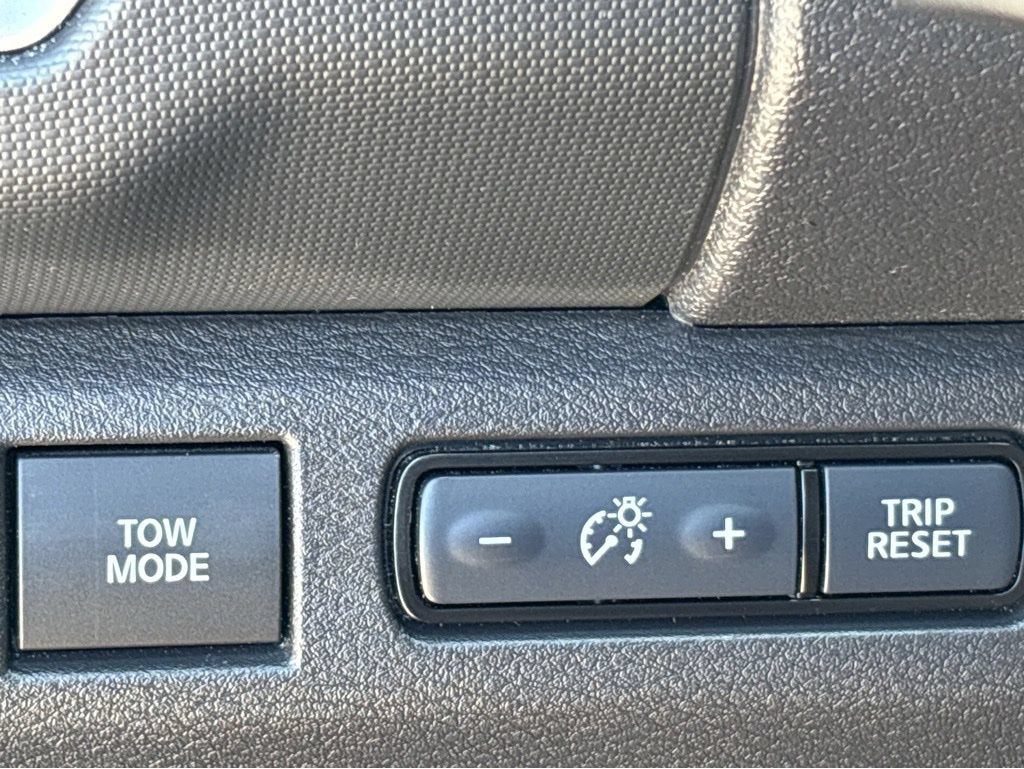 2024 Nissan Frontier SL