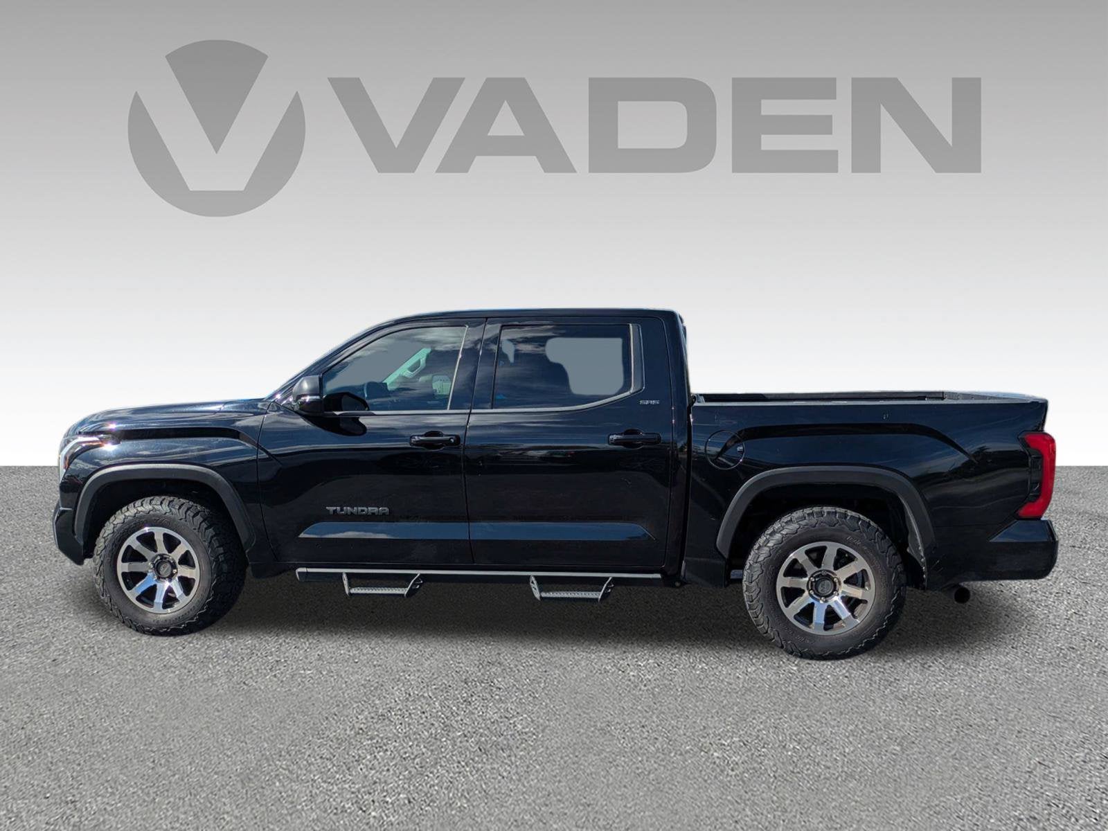 2022 Toyota Tundra 2WD SR5