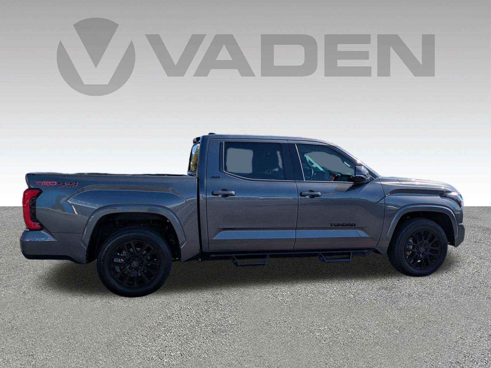 2023 Toyota Tundra 4WD SR5