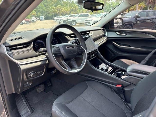 2023 Jeep Grand Cherokee Laredo 4x2