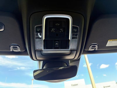 2022 RAM 1500 Laramie Crew Cab 4x4 5'7' Box