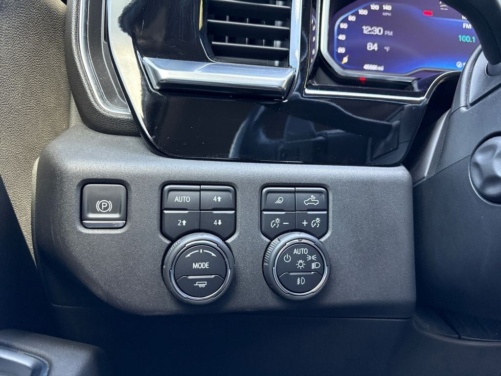 2023 Chevrolet Silverado 1500 4WD Crew Cab Short Bed LTZ