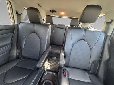 2025 Toyota Highlander XLE
