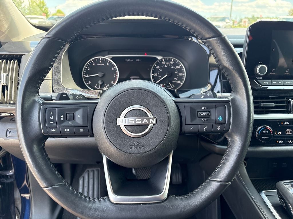 2025 Nissan Pathfinder SV