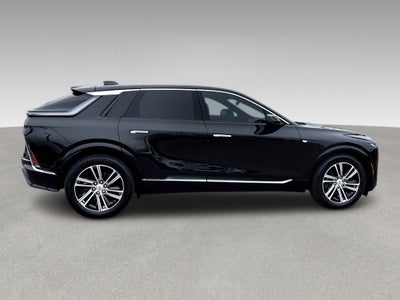 2025 Cadillac LYRIQ Luxury 2