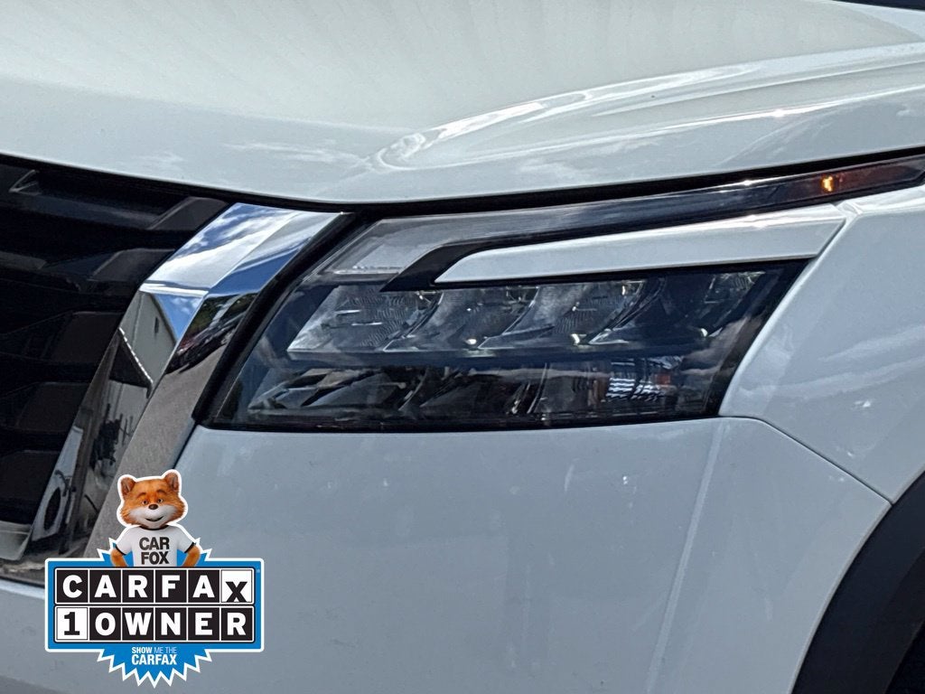 2024 Nissan Pathfinder SV